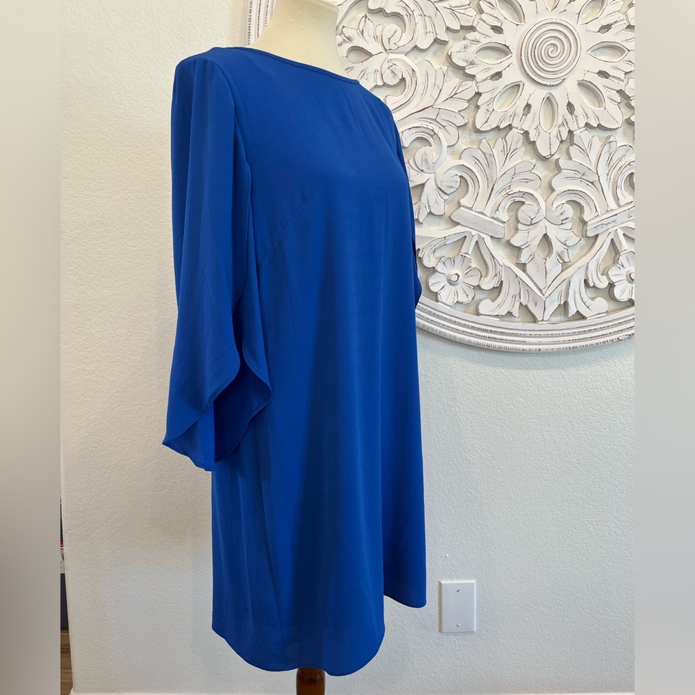 Blue mini cocktail dress with loose sleeves
